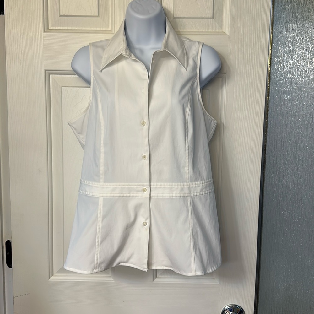 Women’s Express Sleeveless white stretch blouse. Size 11/12
